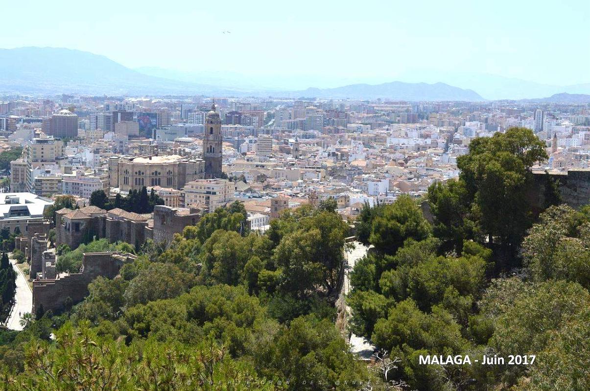 009- Malaga vue du Gibralfaro.JPG